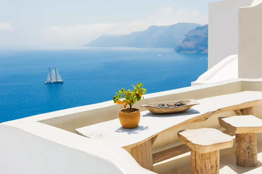 Terraza con vistas al mar revestida con microcemento en Mallorca