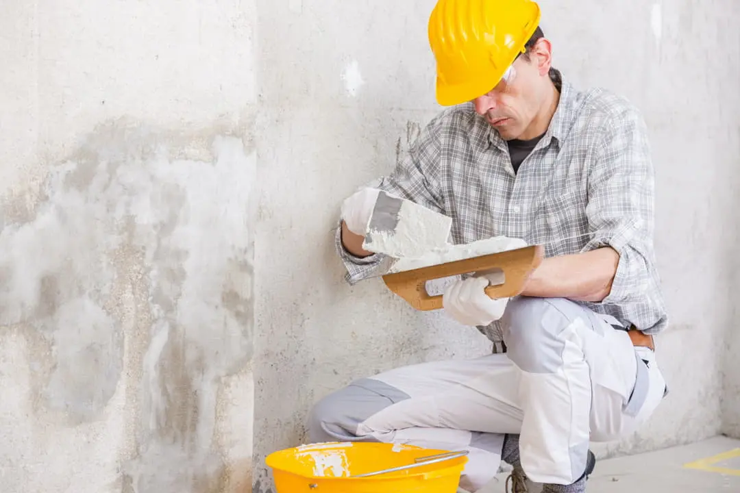 Gairmiúil ag meascadh microcement